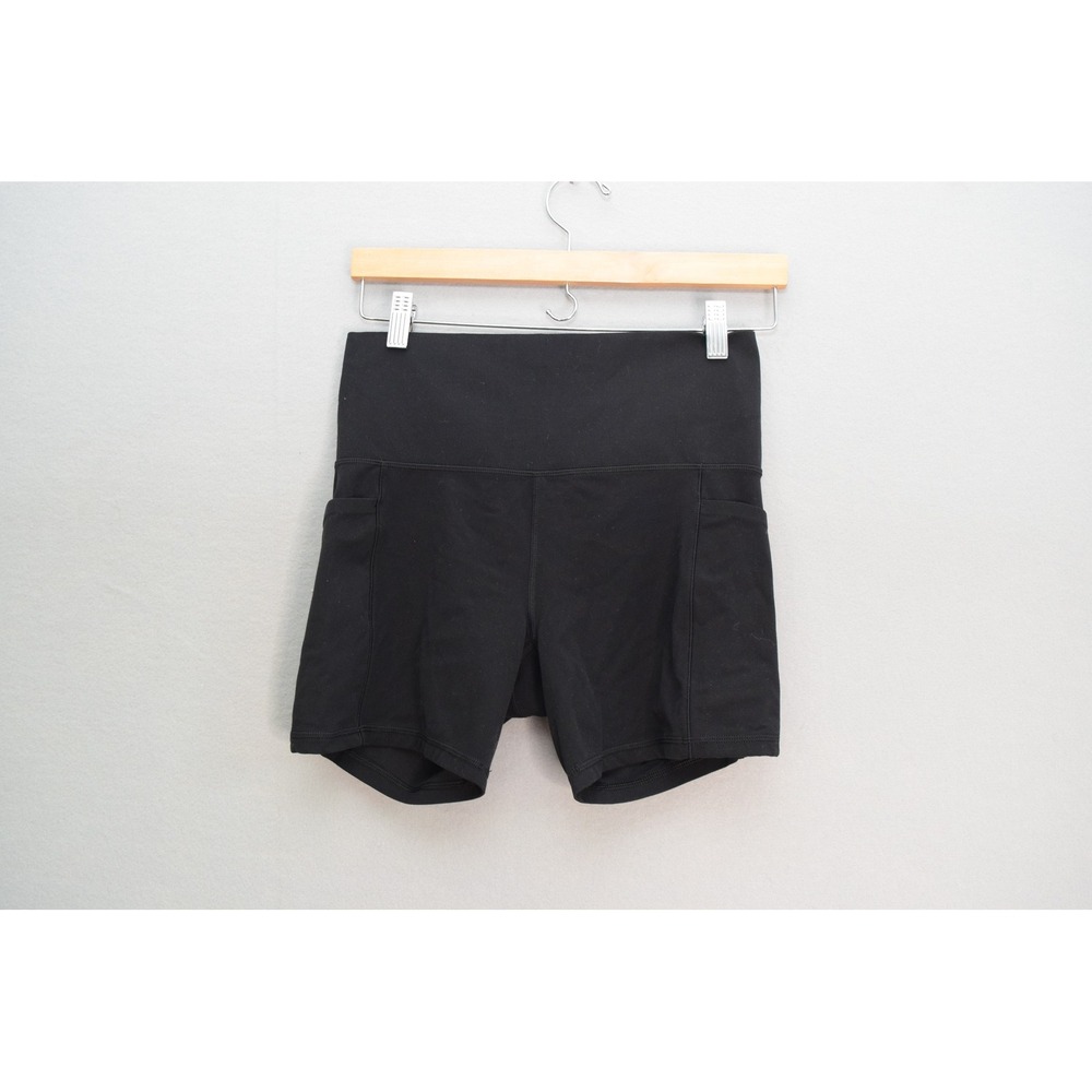 Athleta Salutation Stash Pocket II 5" Short Medium Black High Rise Women Yoga